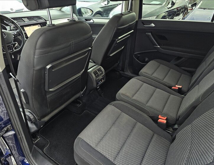 Volkswagen Touran 27