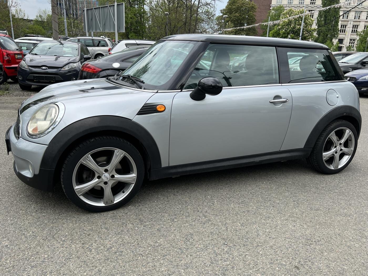 Mini Cooper Hatchback 1,6 l 88 kw