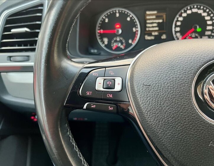 Volkswagen Multivan 25