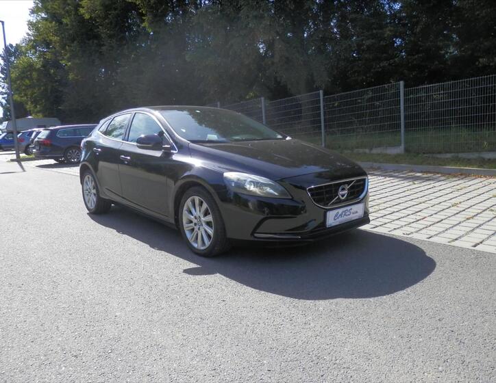 Volvo V40 1