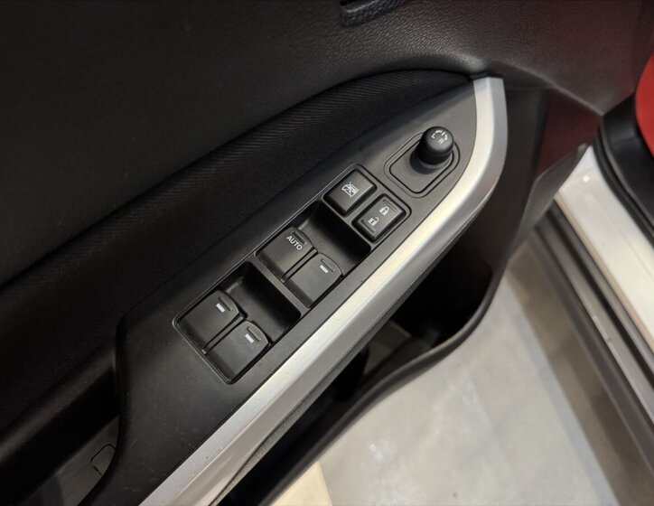 Suzuki Vitara SUV / Terénní 1,6 l 88 kw