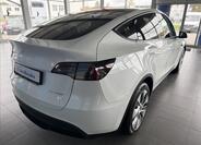 Tesla Model Y 6