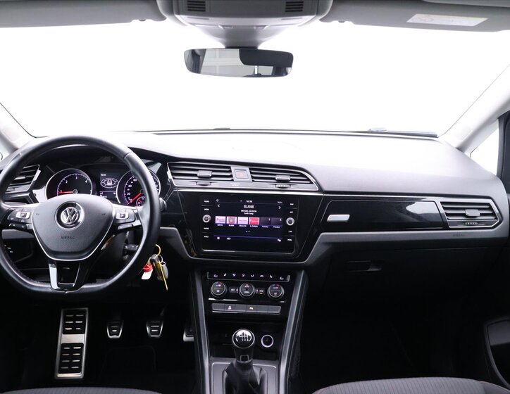 Volkswagen Touran 25