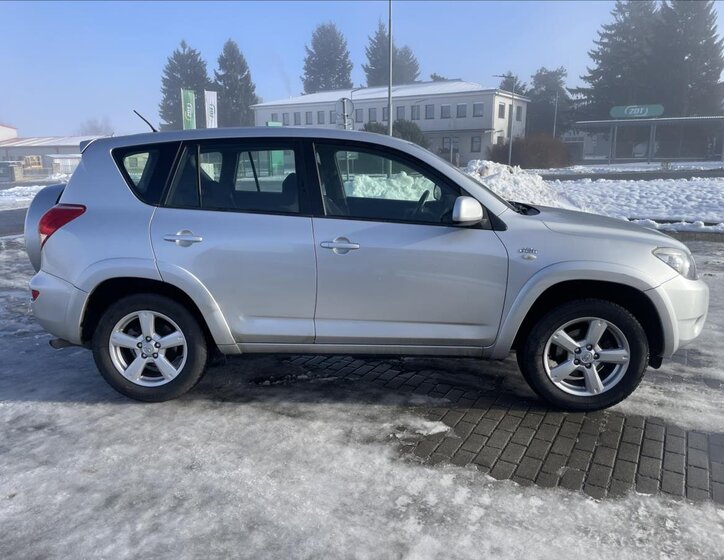 Toyota RAV4 5