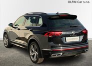 Volkswagen Tiguan 9