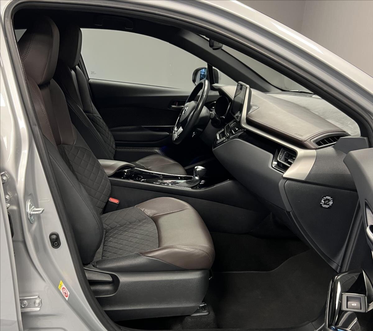 Toyota C-HR Hatchback 1,8 l 72 kw