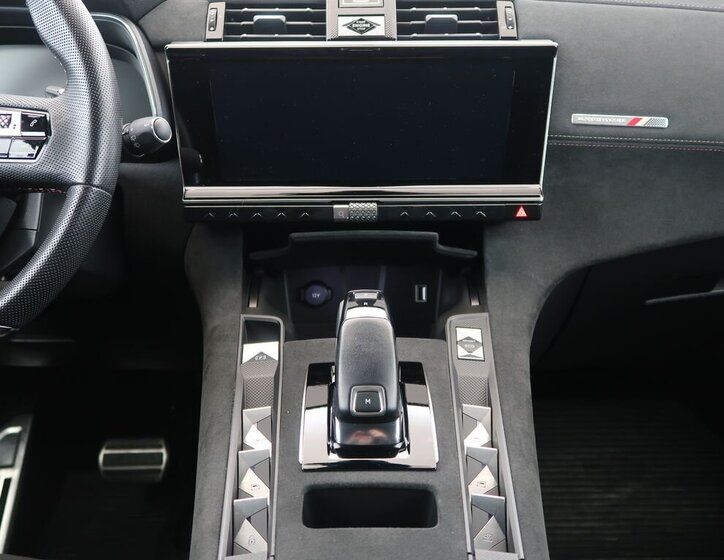 DS Automobiles DS7 Crossback SUV / Terénní 1,6 l 133 kw