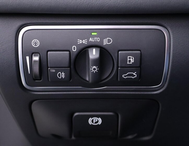 Volvo XC60 SUV 2,4 l 140 kw