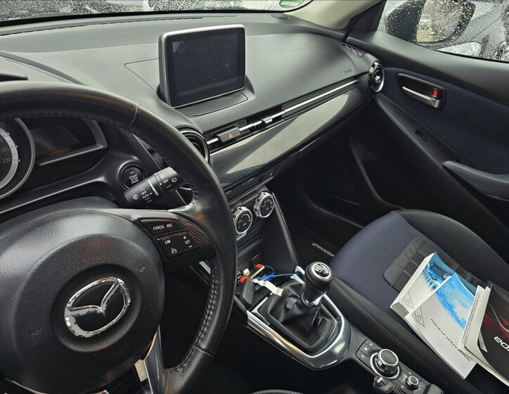 Mazda 2 13