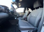 Toyota Yaris Cross 8