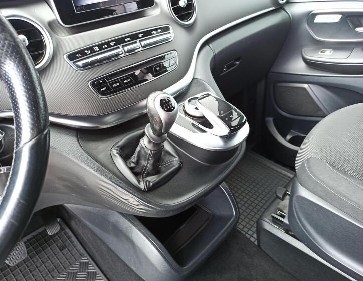 Mercedes-Benz Třídy V 27