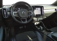 Volvo XC40 SUV / Terénní 2,0 l 145 kw