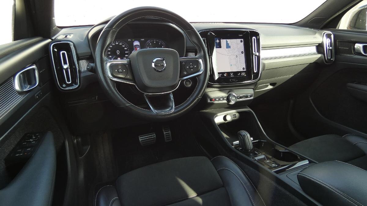 Volvo XC40 SUV / Terénní 2,0 l 145 kw