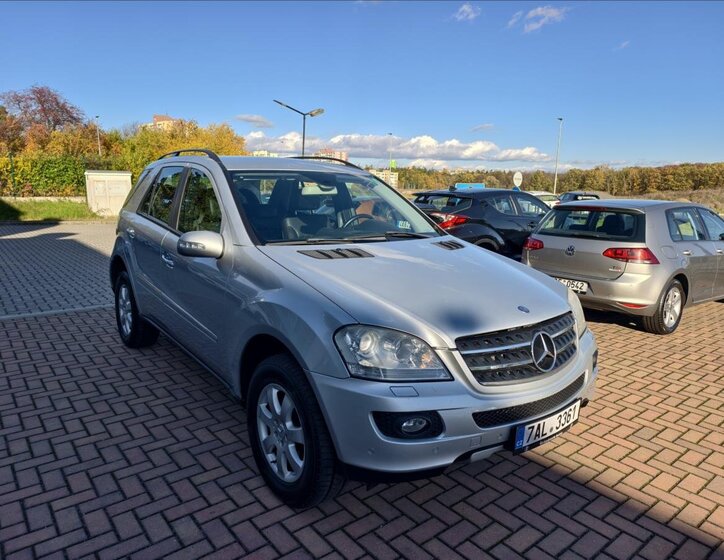 Mercedes-Benz Třídy M SUV 3,0 l 140 kw