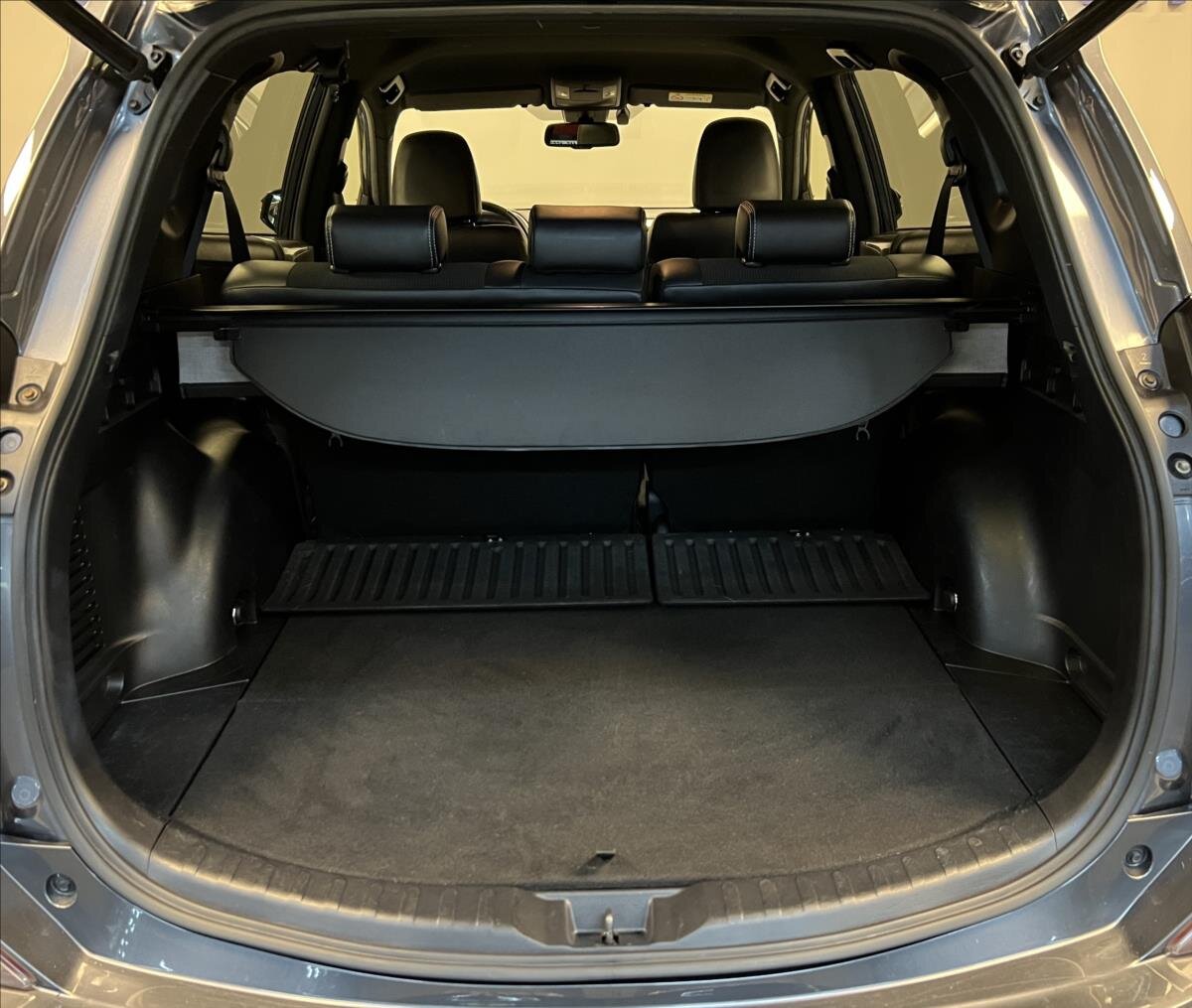 Toyota RAV4 SUV 2,0 l 112 kw