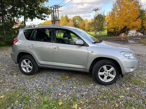 Toyota RAV4 Ostatní 2,2 l 100 kw