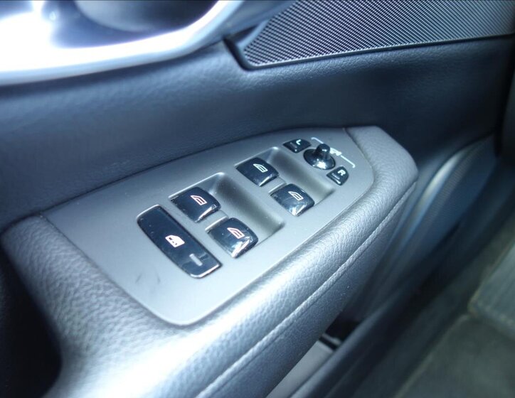 Volvo V90 Kombi 2,0 l 140 kw