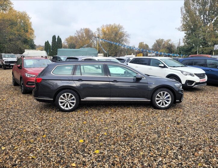 Volkswagen Passat Kombi 1,4 l 160 kw