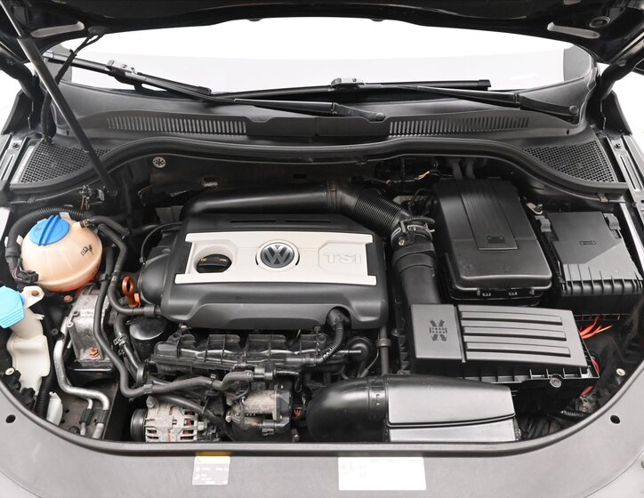 Volkswagen Passat CC Sedan 2,0 l 147 kw