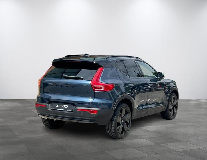 Volvo XC40 4