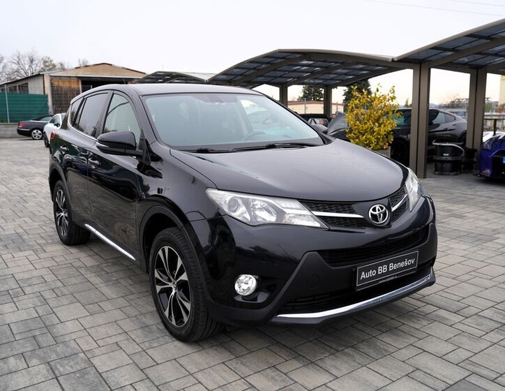Toyota RAV4 SUV / Terénní 2,0 l 91 kw