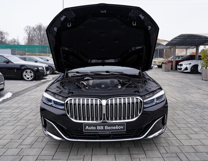 BMW Řada 7 Sedan 3,0 l 210 kw