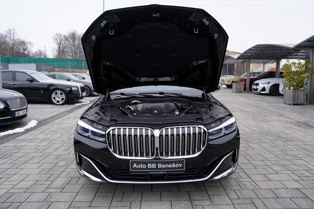 BMW Řada 7 Sedan 3,0 l 210 kw