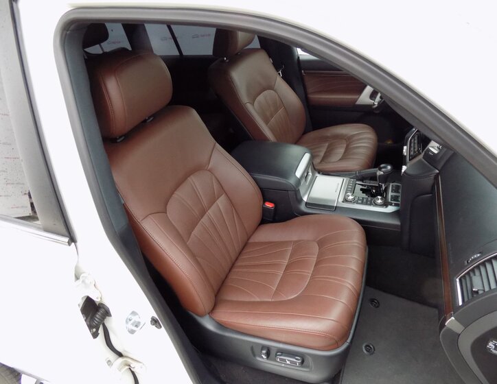 Toyota Land Cruiser 17