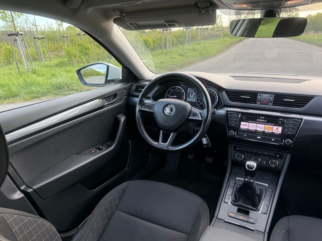 Škoda Superb Sedan / Limuzína 2,0 l 110 kw