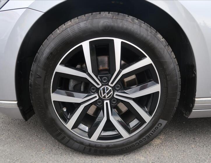 Volkswagen Passat 25