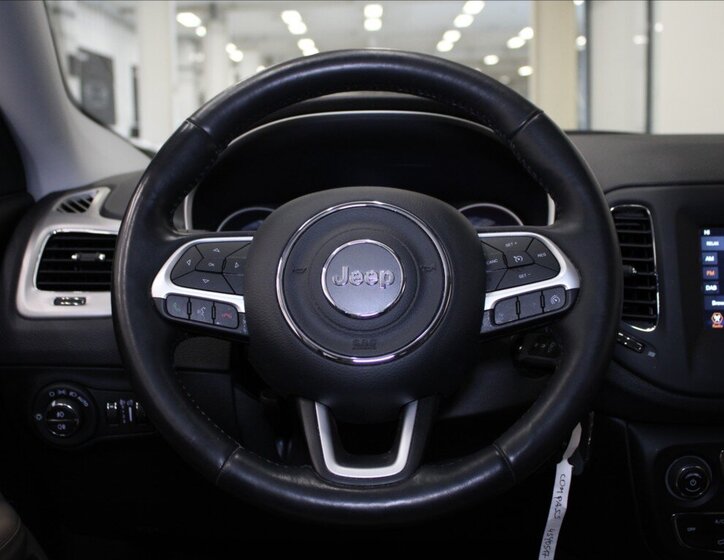 Jeep Compass SUV / Terénní 1,4 l 103 kw