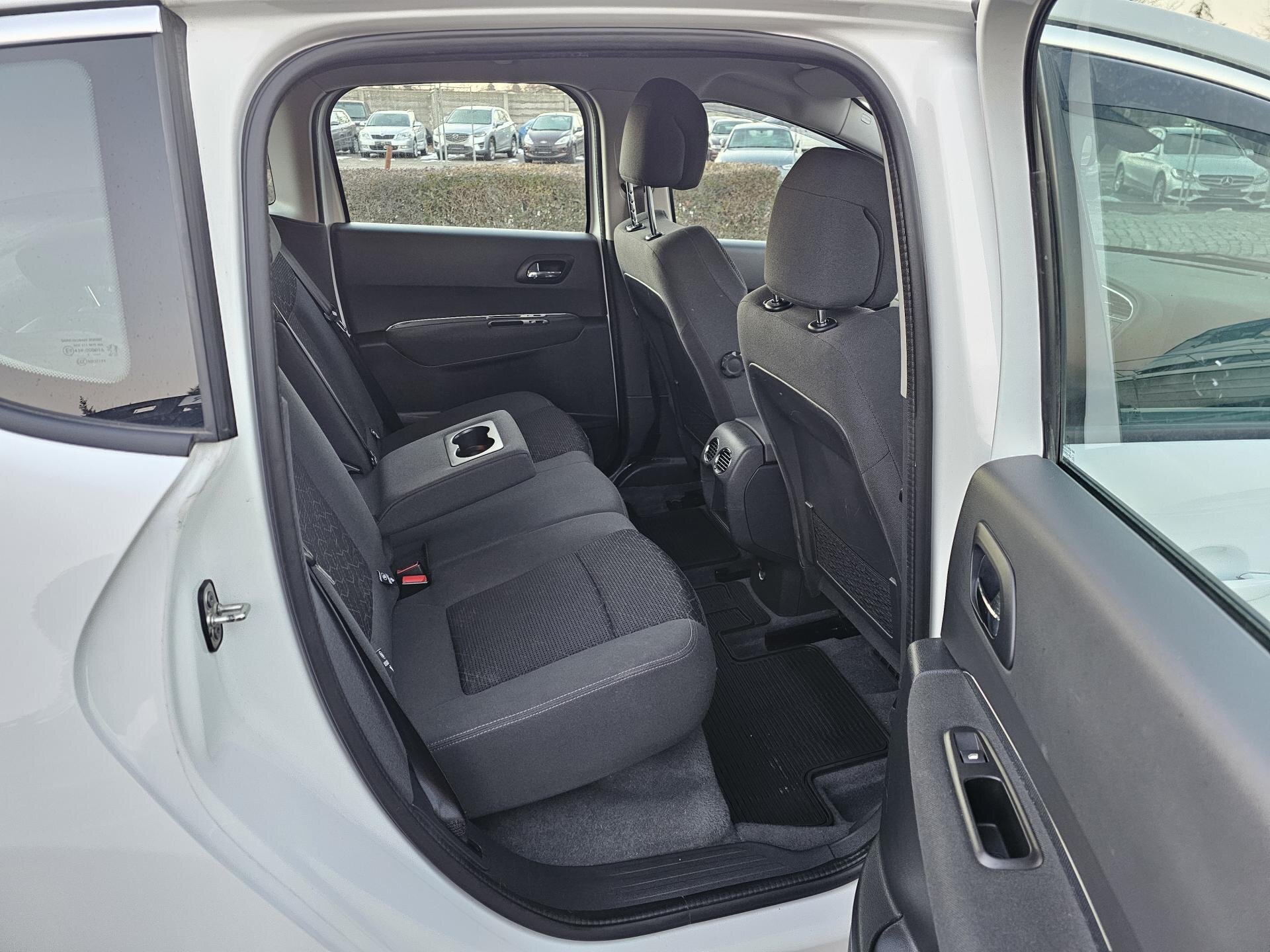 Peugeot 3008 SUV 1,2 l 96 kw