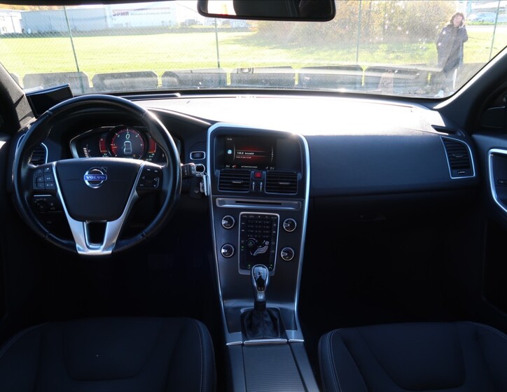 Volvo XC60 13