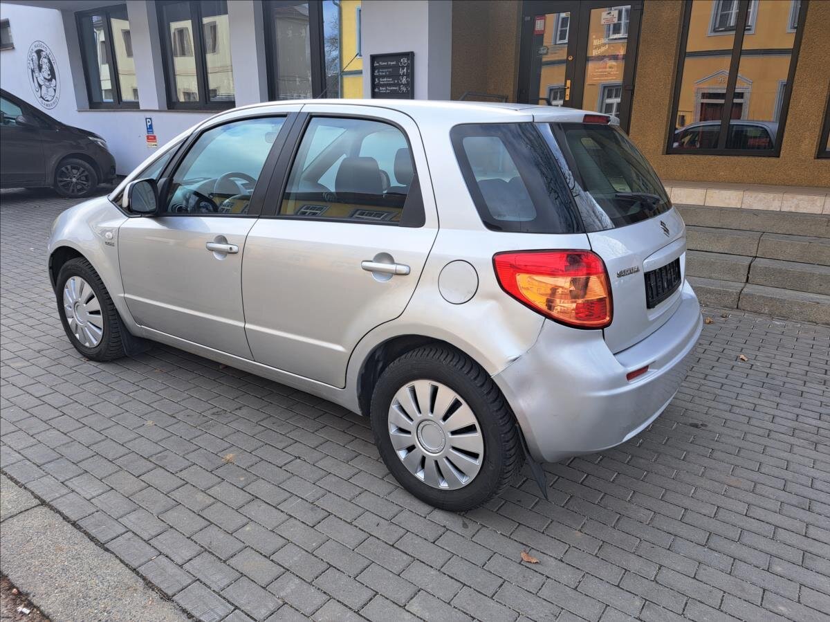 Suzuki SX4 Hatchback 1,9 l 88 kw