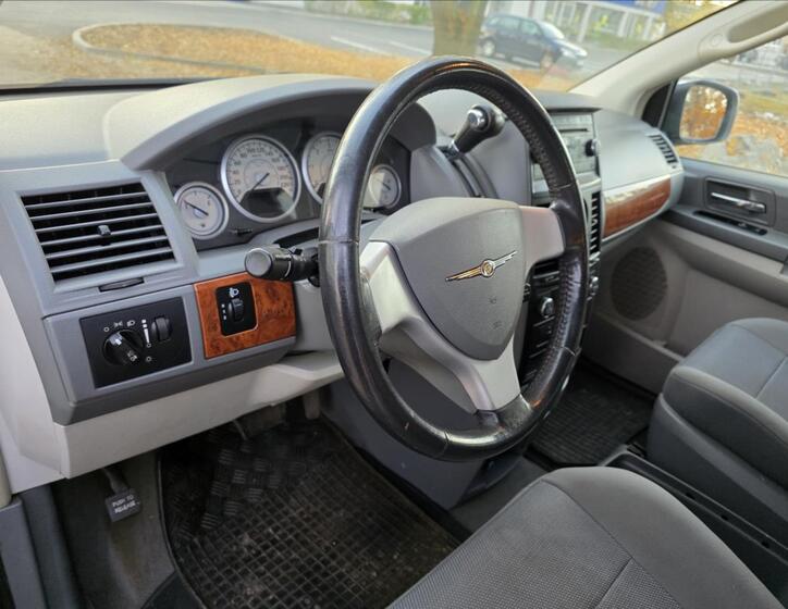Chrysler Grand Voyager 11
