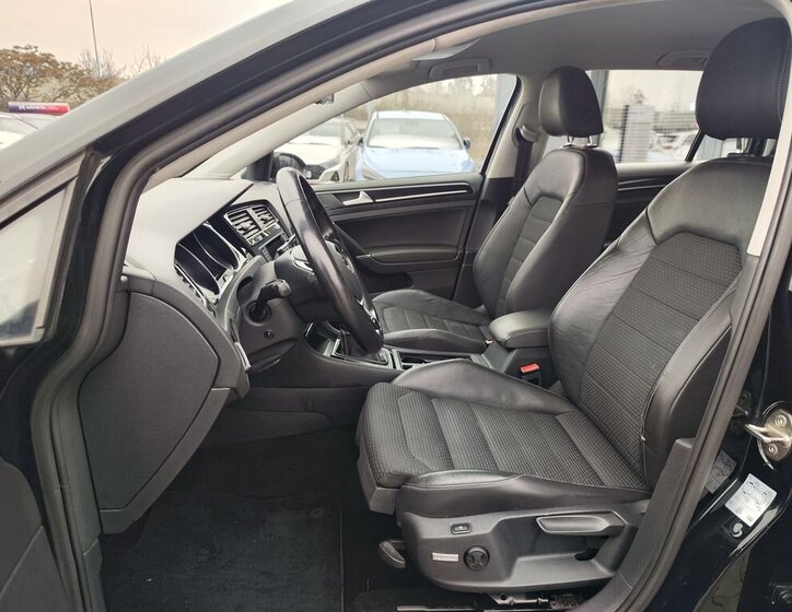 Volkswagen Golf Kombi 1,6 l 77 kw