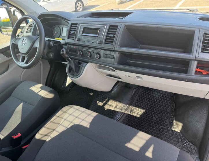 Volkswagen Transporter 12