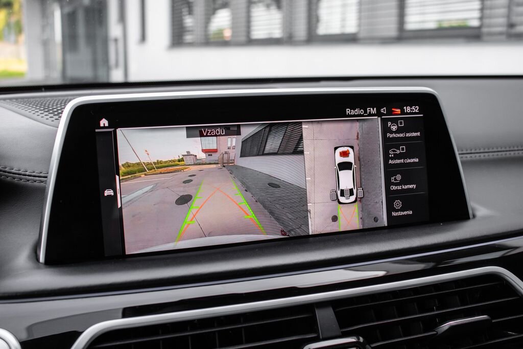 BMW Řada 7 Sedan 3,0 l 294 kw