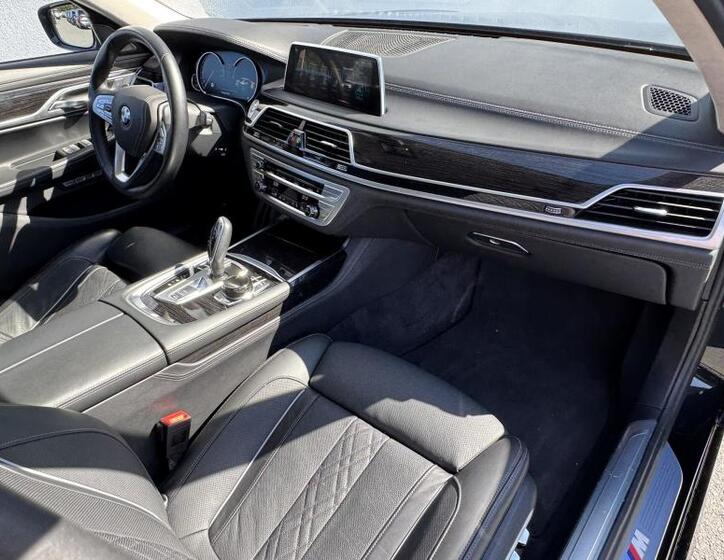 BMW Řada 7 9