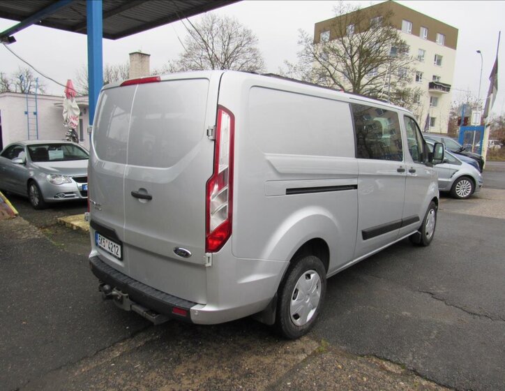 Ford Transit Custom 6
