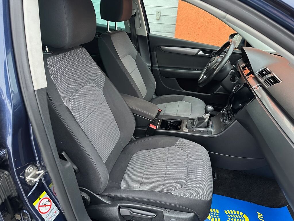 Volkswagen Passat Kombi 1,6 l 77 kw