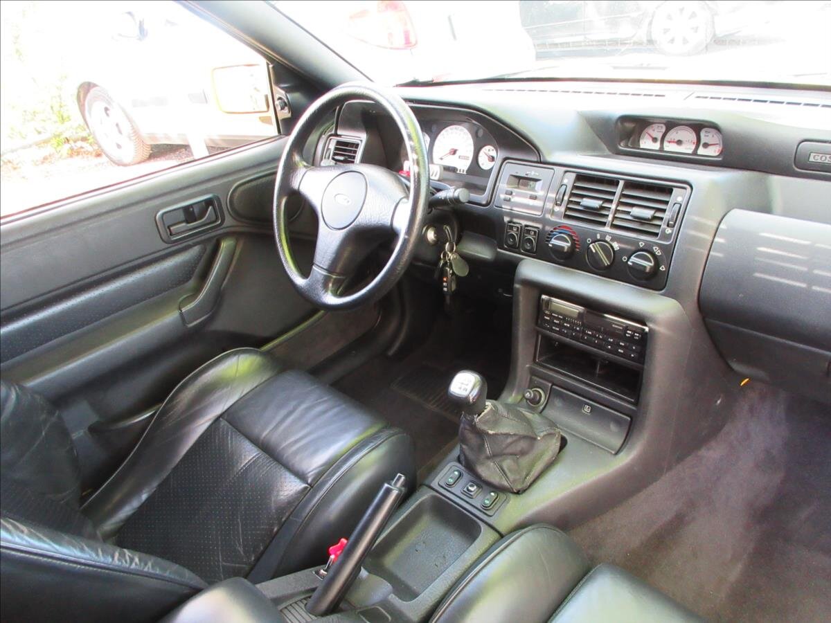 Ford Escort Hatchback 2,0 l 235 kw