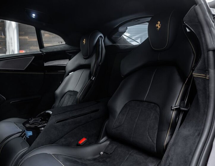 Ferrari Ostatní SUV / Terénní 6,5 l 529 kw