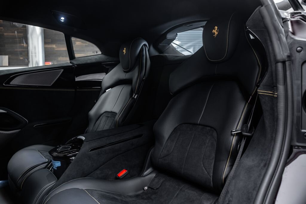 Ferrari Ostatní SUV / Terénní 6,5 l 529 kw