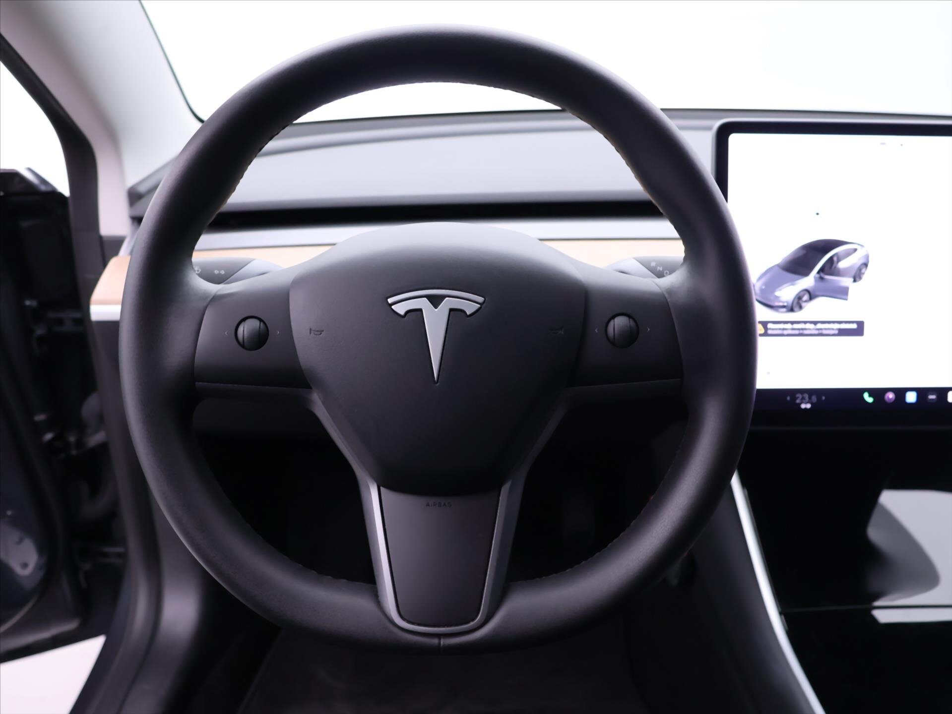 Tesla Model 3 Sedan 0,0 239 kw