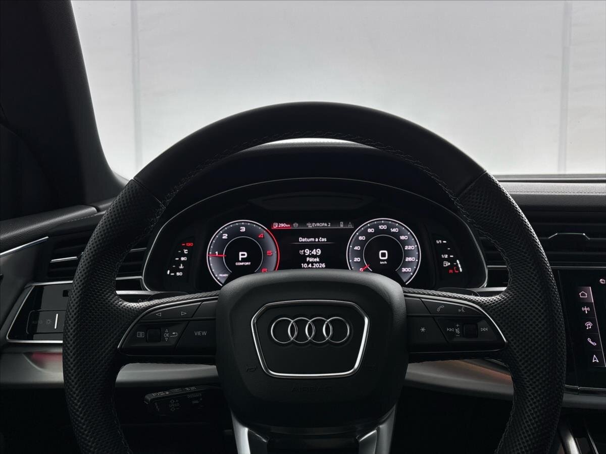 Audi Q8 SUV / Terénní 3,0 l 210 kw