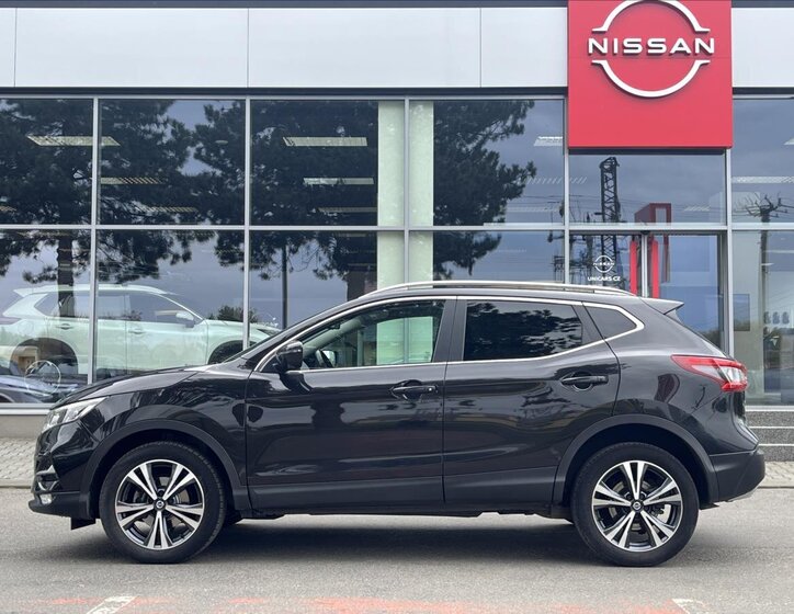 Nissan Qashqai SUV / Terénní 1,3 l 103 kw