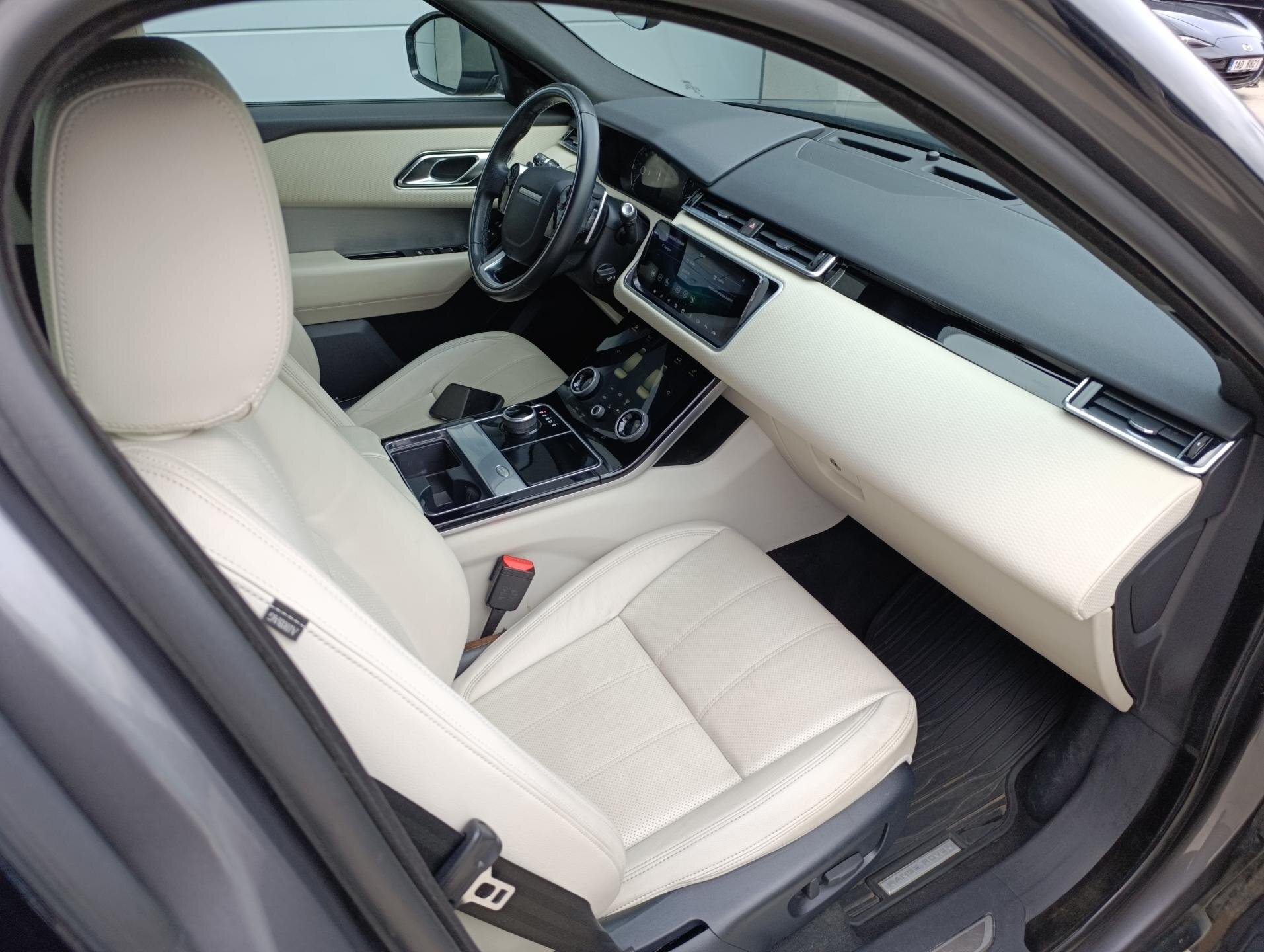 Land Rover Range Rover Velar SUV / Terénní 2,0 l 184 kw