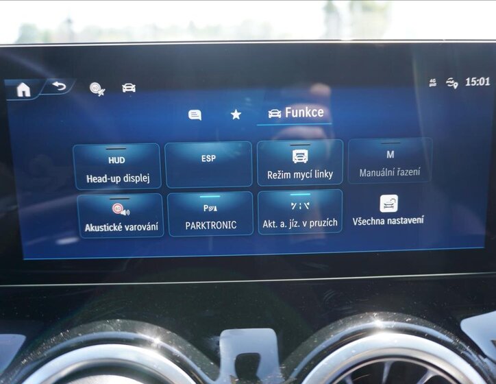 Mercedes-Benz GLA SUV 1,3 l 120 kw