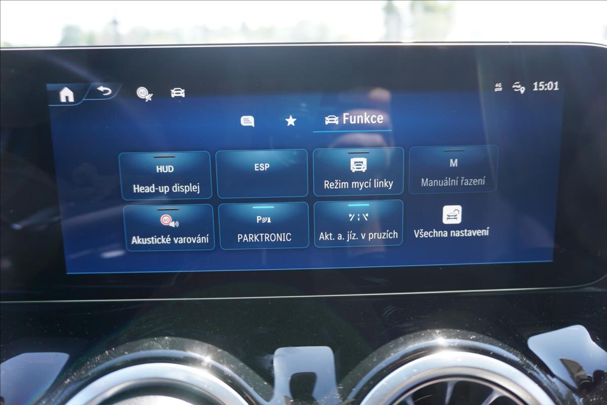 Mercedes-Benz GLA SUV 1,3 l 120 kw